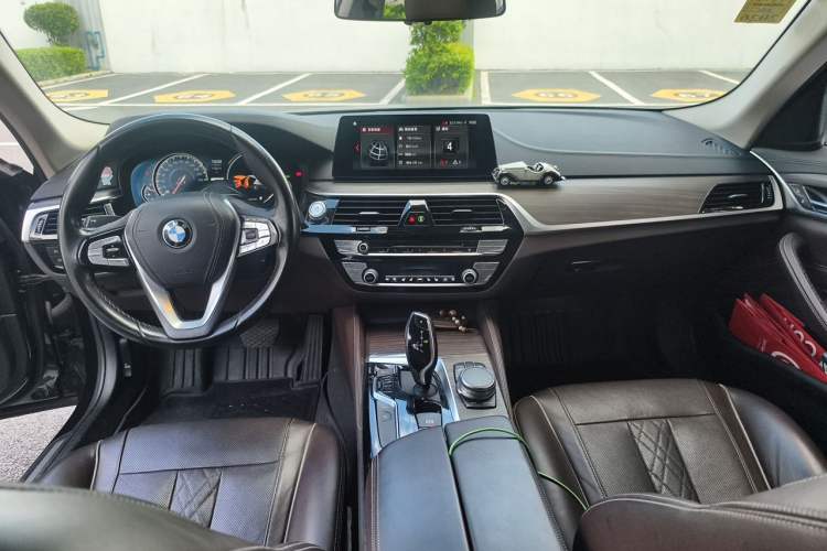 Used BMW 5 Series New Energy 2019 530Le Luxury Package Center Console