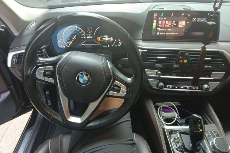 Used BMW 5 Series New Energy 2019 530Le Luxury Package Center Console