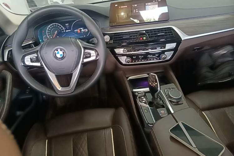 Used BMW 5 Series New Energy 2019 Updated 530Le Pioneer Edition Center Console