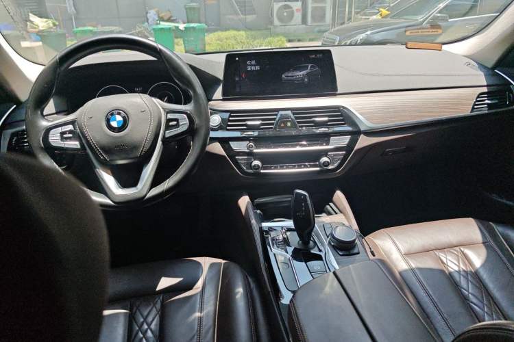 Used BMW 5 Series New Energy 2019 530Le Luxury Package Center Console