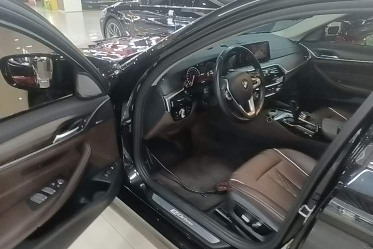 Used BMW 5 Series New Energy 2019 530Le Luxury Package Driver Seat
