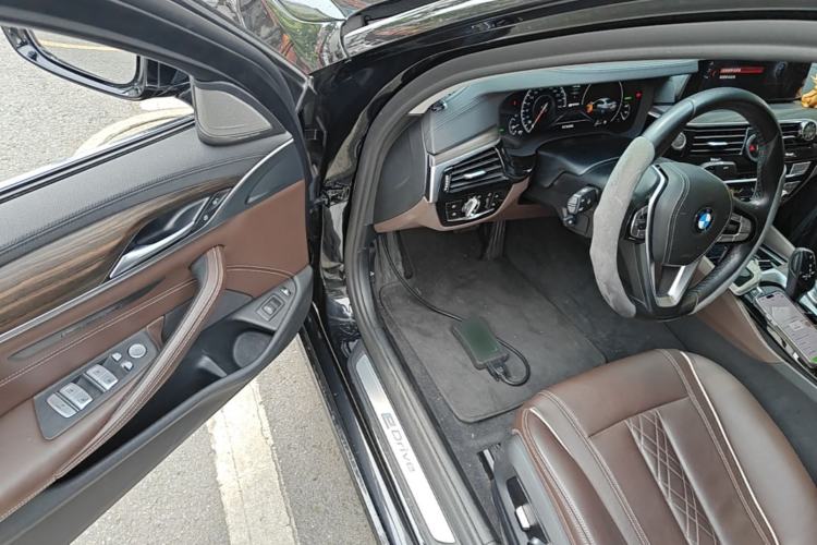 Used BMW 5 Series New Energy 2019 530Le Luxury Package Driver Seat