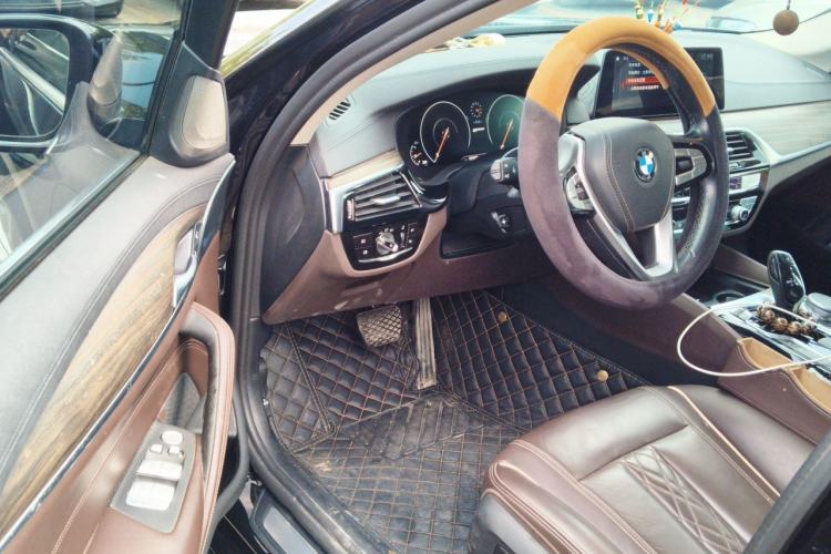 Used BMW 5 Series New Energy 2019 530Le Luxury Package Driver Seat