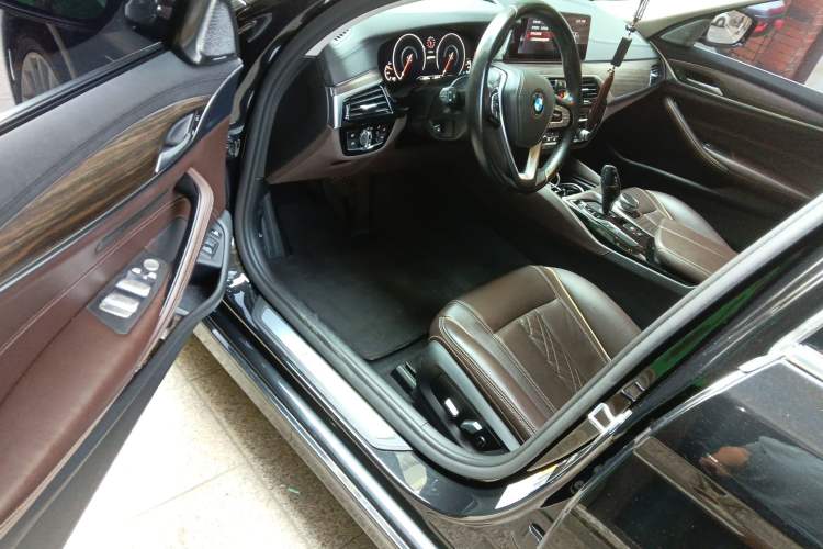 Used BMW 5 Series New Energy 2019 530Le Luxury Package Driver Seat