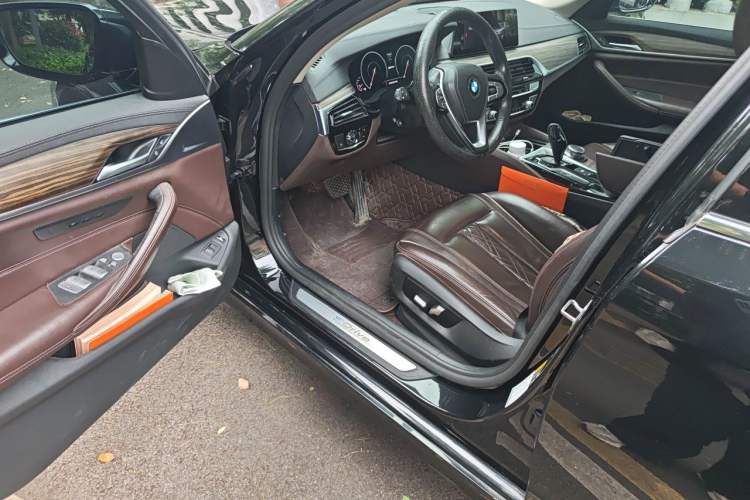 Used BMW 5 Series New Energy 2019 Updated Version 530Le Luxury Package Driver Seat