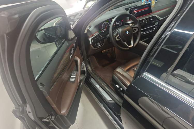 Used BMW 5 Series New Energy 2019 530Le Luxury Package Driver Seat