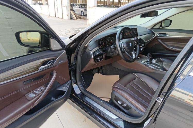 Used BMW 5 Series New Energy 2019 530Le Luxury Package Driver Seat