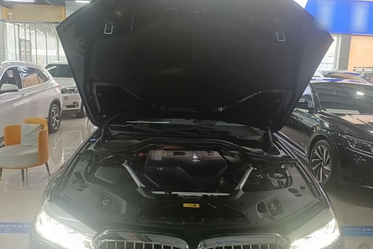 Used BMW 5 Series New Energy 2019 530Le Pioneer Edition Engine Bay