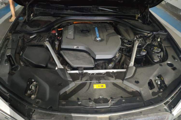 Used BMW 5 Series New Energy 2019 530Le Pioneer Edition Engine Bay