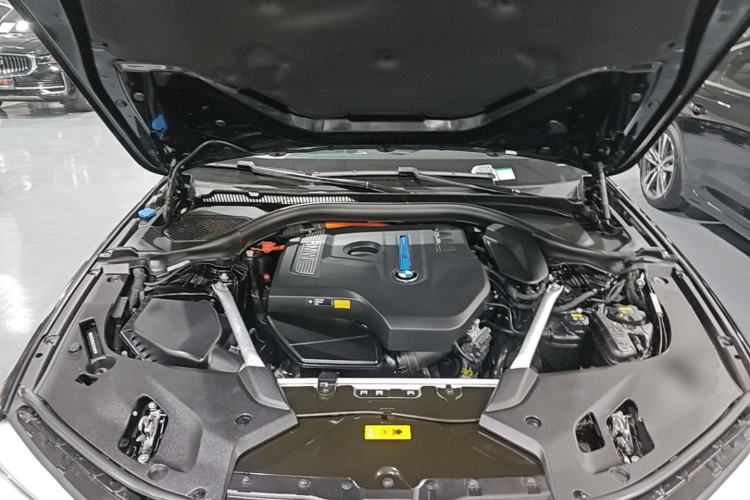 Used BMW 5 Series New Energy 2019 Updated Version 530Le Luxury Package Engine Bay