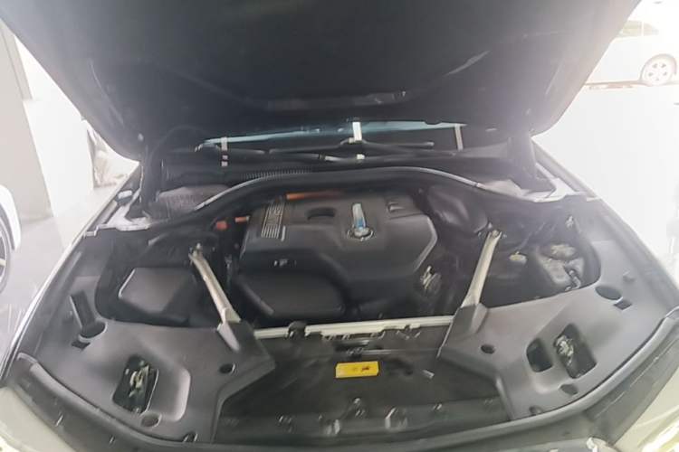 Used BMW 5 Series New Energy 2019 530Le Luxury Package Engine Bay