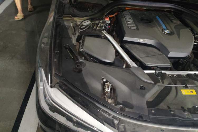 Used BMW 5 Series New Energy 2019 530Le Pioneer Edition Engine Bay Right