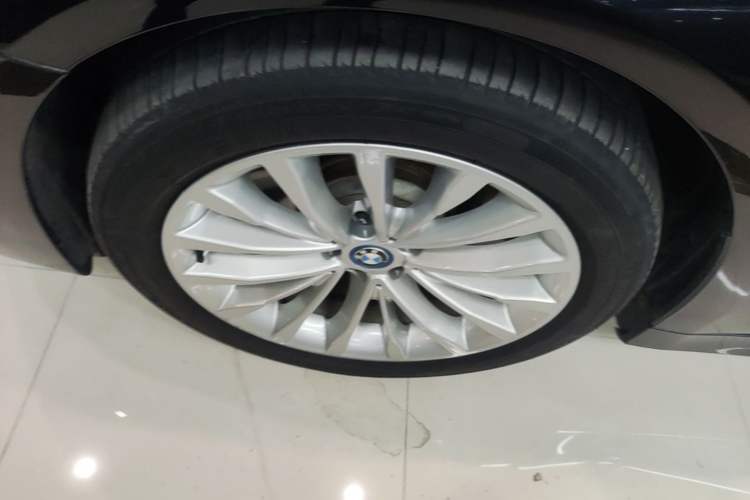 Used BMW 5 Series New Energy 2019 530Le Pioneer Edition Exterior 4
