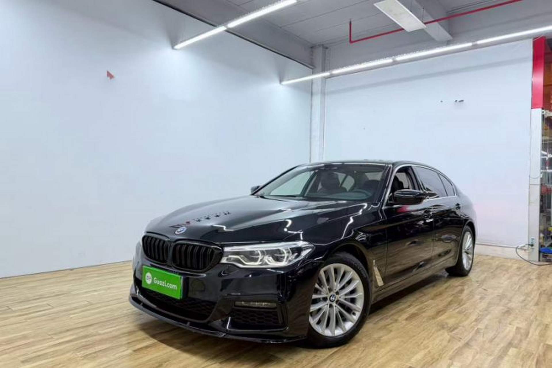 Used BMW 5 Series New Energy 2019 530Le Luxury Package Front Left 45 Deg