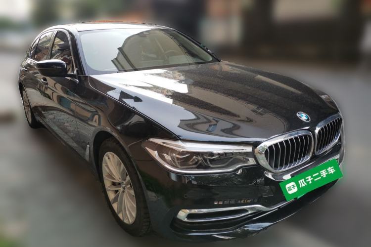 Used BMW 5 Series New Energy 2019 530Le Luxury Package Front Right 45 Deg
