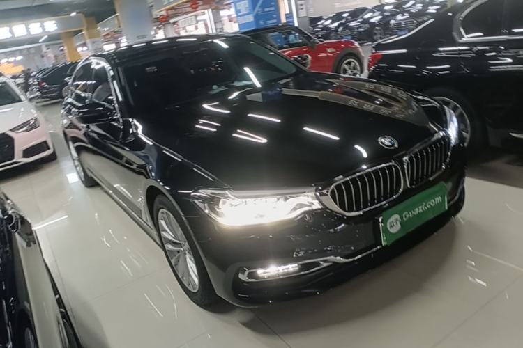 Used BMW 5 Series New Energy 2019 530Le Luxury Package Front Right 45 Deg