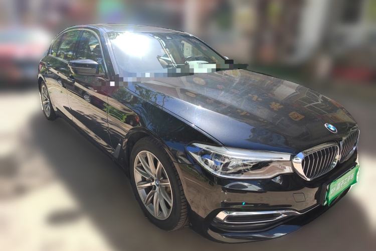 Used BMW 5 Series New Energy 2019 530Le Luxury Package Front Right 45 Deg