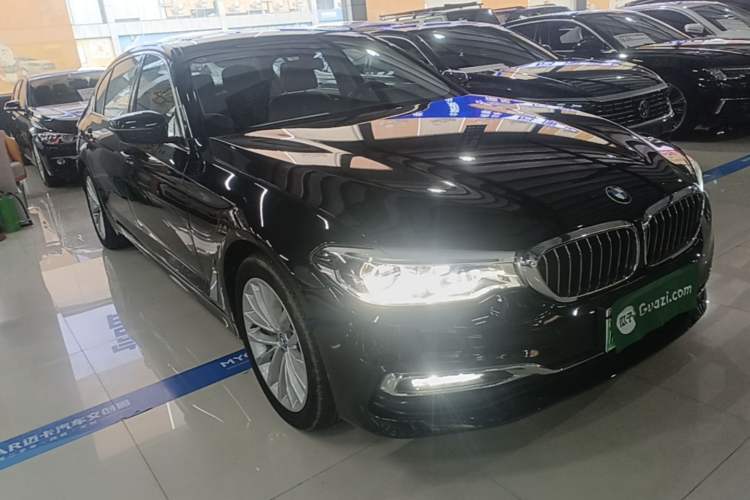 Used BMW 5 Series New Energy 2019 530Le Pioneer Edition Front Right 45 Deg