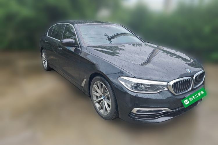 Used BMW 5 Series New Energy 2019 530Le Luxury Package Front Right 45 Deg