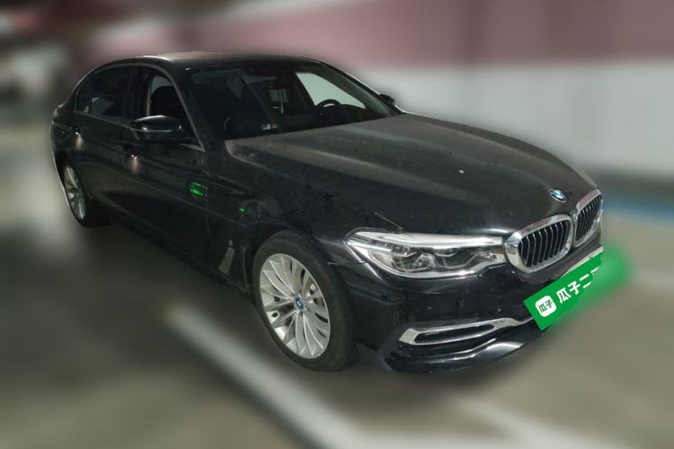 Used BMW 5 Series New Energy 2019 530Le Pioneer Edition Front Right 45 Deg