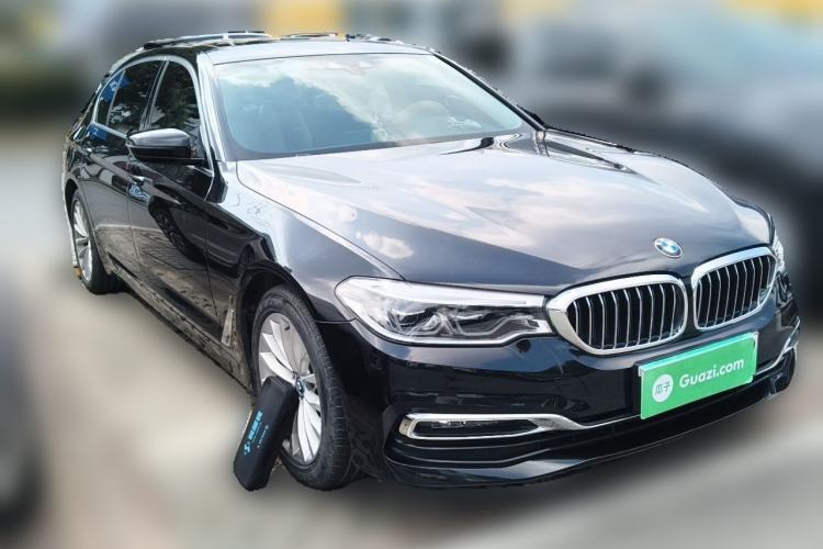Used BMW 5 Series New Energy 2019 530Le Luxury Package Front Right 45 Deg