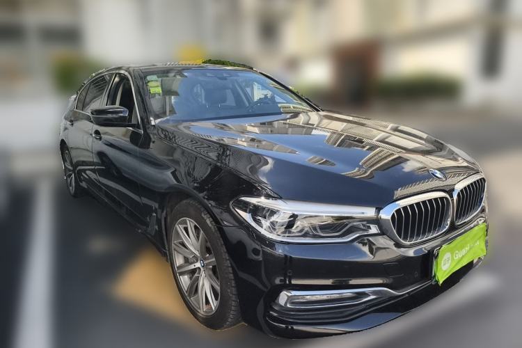 Used BMW 5 Series New Energy 2019 530Le Luxury Package Front Right 45 Deg
