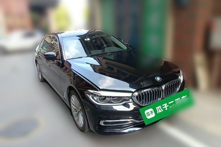 Used BMW 5 Series New Energy 2019 530Le Luxury Package Front Right 45 Deg