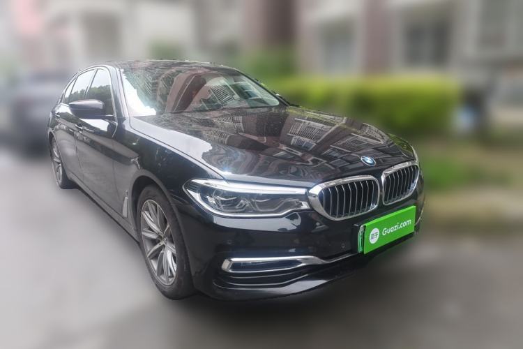 Used BMW 5 Series New Energy 2019 530Le Luxury Package Front Right 45 Deg