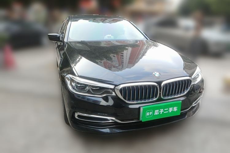 Used BMW 5 Series New Energy 2019 530Le Luxury Package Front Right 45 Deg