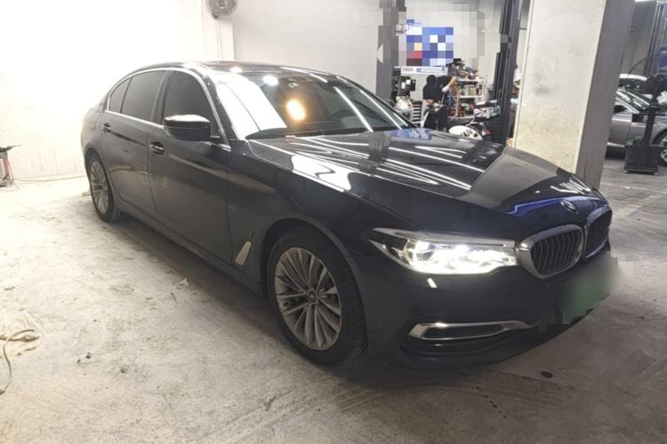 Used BMW 5 Series New Energy 2019 Updated Version 530Le Luxury Package Front Right 45 Deg