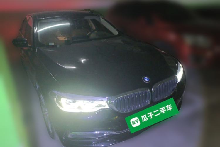 Used BMW 5 Series New Energy 2019 530Le Luxury Package Front Right 45 Deg