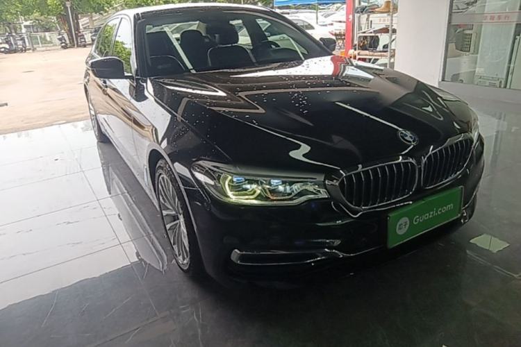Used BMW 5 Series New Energy 2019 Updated Version 530Le Luxury Package Front Right 45 Deg