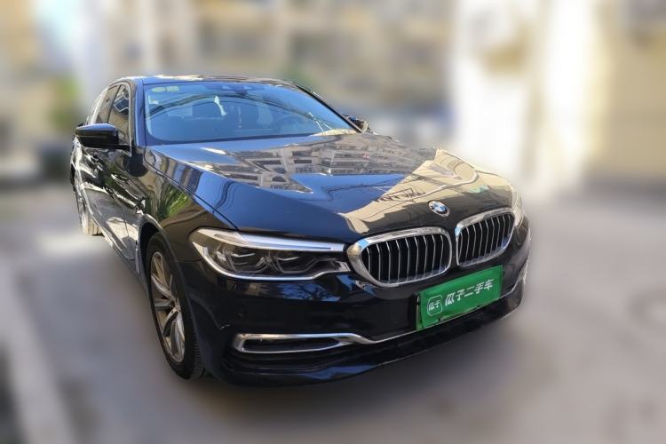 Used BMW 5 Series New Energy 2019 530Le Luxury Package Front Right 45 Deg