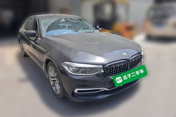 Used BMW 5 Series New Energy 2019 530Le Luxury Package Front Right 45 Deg