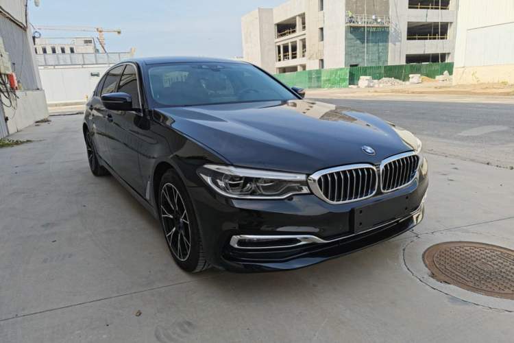 Used BMW 5 Series New Energy 2019 530Le Luxury Package Front Right 45 Deg