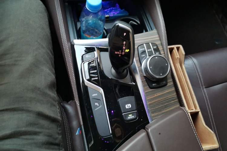 Used BMW 5 Series New Energy 2019 530Le Luxury Package Gear Lever