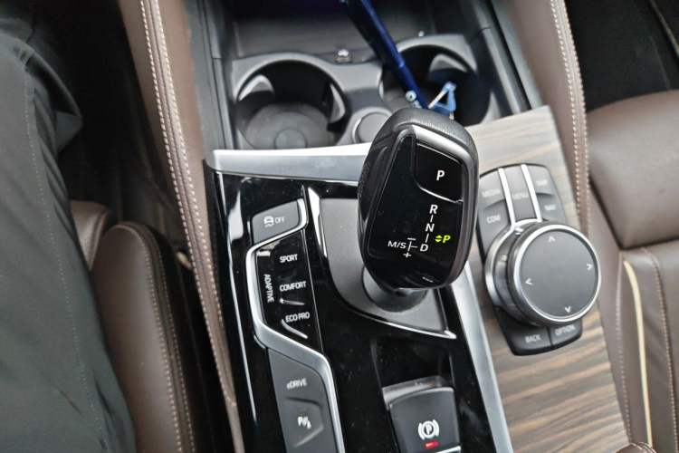Used BMW 5 Series New Energy 2019 Updated 530Le Pioneer Edition Gear Lever