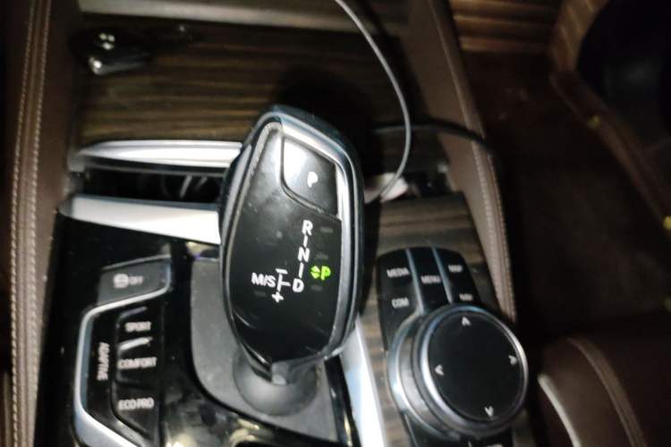 Used BMW 5 Series New Energy 2019 530Le Luxury Package Gear Lever