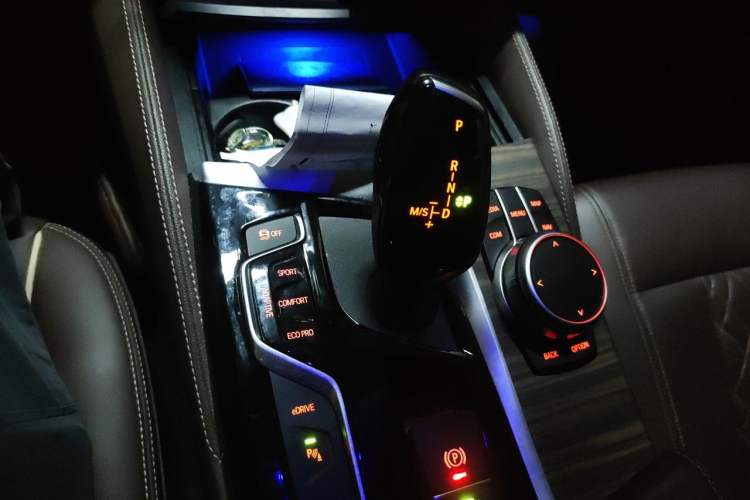 Used BMW 5 Series New Energy 2019 Updated Version 530Le Luxury Package Gear Lever