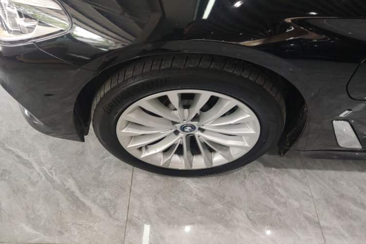 Used BMW 5 Series New Energy 2019 530Le Luxury Package Left Front Wheel Hub
