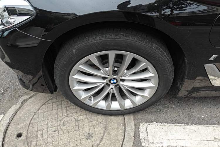 Used BMW 5 Series New Energy 2019 530Le Luxury Package Left Front Wheel Hub