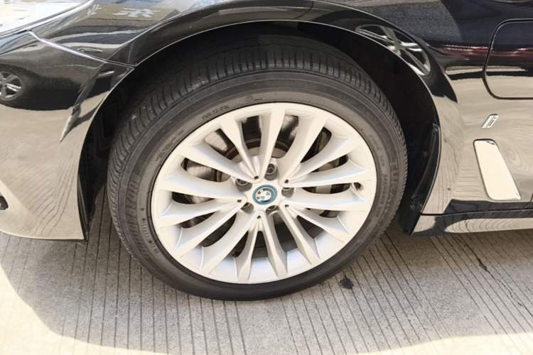 Used BMW 5 Series New Energy 2019 530Le Luxury Package Left Front Wheel Hub