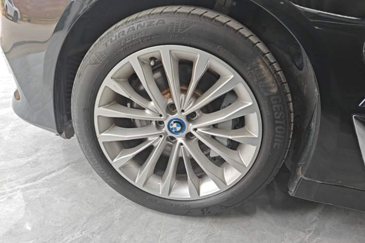 Used BMW 5 Series New Energy 2019 530Le Luxury Package Left Front Wheel Hub