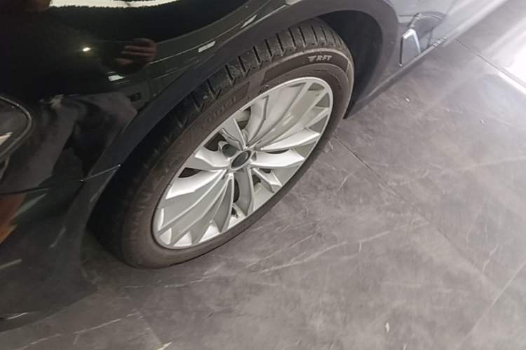 Used BMW 5 Series New Energy 2019 530Le Luxury Package Left Front Wheel Hub
