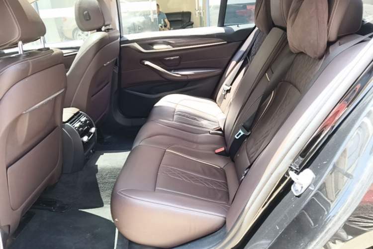 Used BMW 5 Series New Energy 2019 530Le Luxury Package Left Rear Seat
