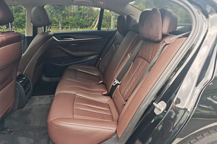Used BMW 5 Series New Energy 2019 Updated Version 530Le Luxury Package Left Rear Seat