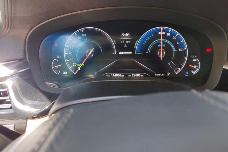 Used BMW 5 Series New Energy 2019 530Le Luxury Package Odometer Close Up