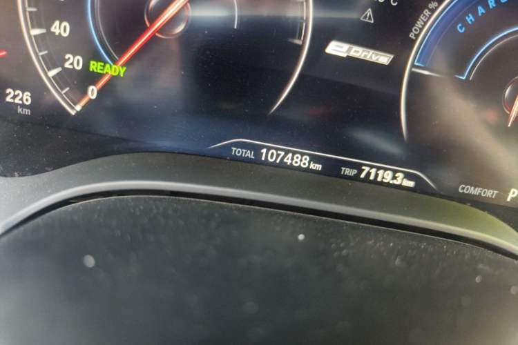 Used BMW 5 Series New Energy 2019 530Le Luxury Package Odometer Close Up
