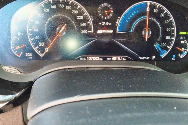 Used BMW 5 Series New Energy 2019 530Le Luxury Package Odometer Close Up