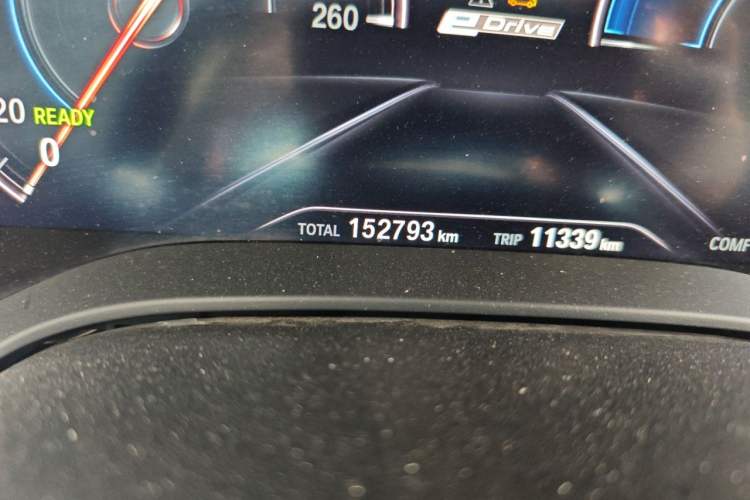 Used BMW 5 Series New Energy 2019 530Le Luxury Package Odometer Close Up